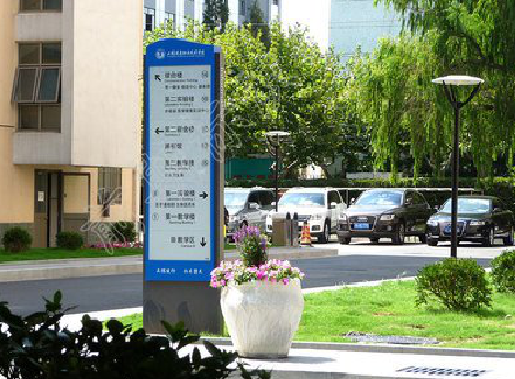 江永哪些因素影响宣传栏的制作？